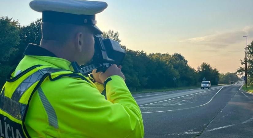 957 szabálysértést regisztráltak a pénteki közlekedésbiztonsági akció során