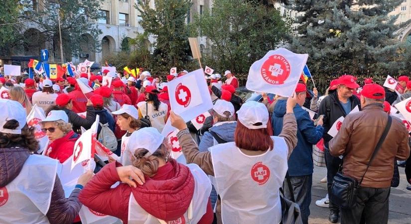 Kezdődik a sztrájkhullám: mintegy száz szakszervezetis tiltakozik Sepsiszentgyörgyön