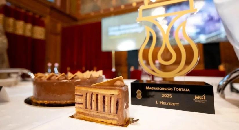 DCJ stílusgyakorlat: egy balatoni fagyizóban el is lehet nyalni az ország tortáját