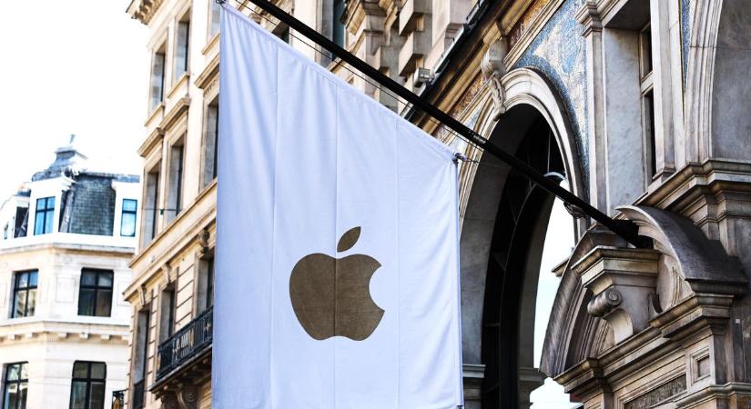 Megkönnyebbülhet az Apple: a kormány visszavonulót fújt, nem kell kiadniuk a felhasználók kényes adatait