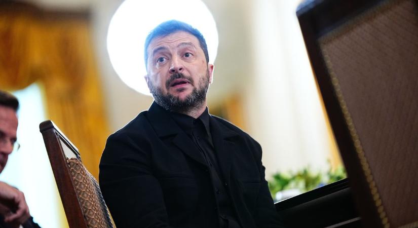 Medvegyev szerint Zelenszkij „kijevi bohóc”