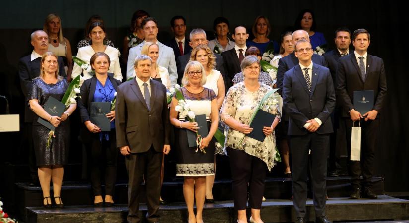 Ők kapták az idei év kormányhivatali elismeréseit Borsod-Abaúj-Zemplénben - fotók!