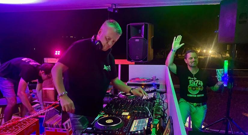 25 év után ismét összeálltak a Remix hősei Dunaújvárosban (képgalériával)