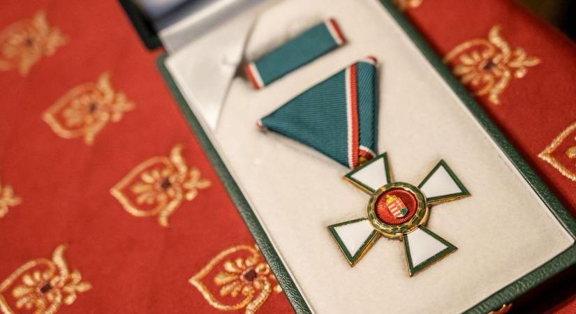 Hajdú-Bihar vármegye kiváló szakembereit, művészeit ismerték el az államalapítás ünnepén