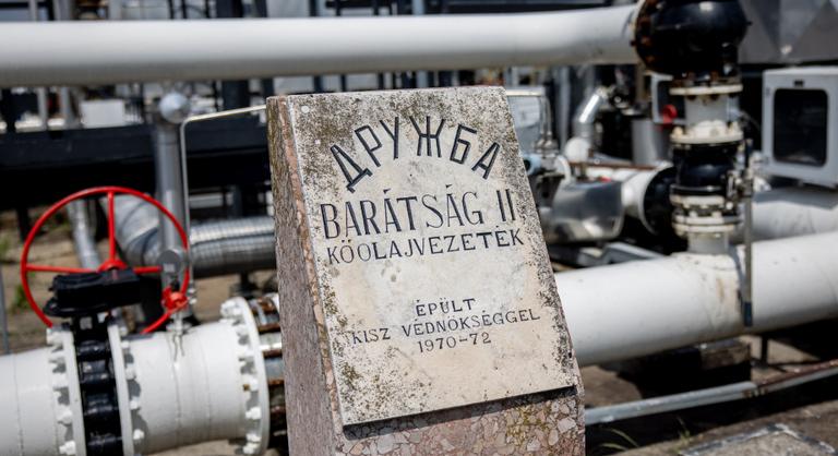 Újraindult a kőolajszállítás Magyarországra, miután ukrán támadás érte a Barátság kőolajvezetéket