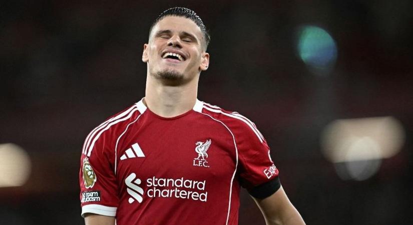 „Mindkét meccsen szenvedett” – ízekre szedte a Liverpool klublegendája Kerkezt, aki eközben óriási elismerésben részesült