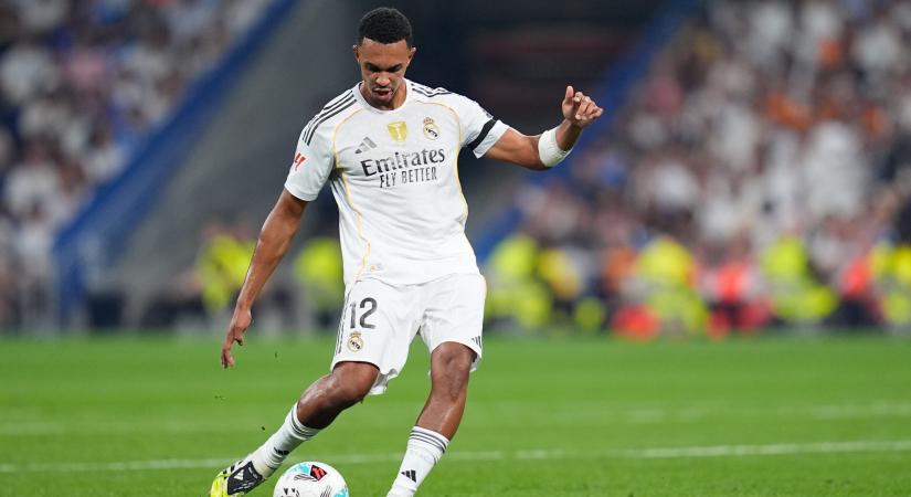 A Real-szurkolók meg is találták a probémát Alexander-Arnold és Mbappé között