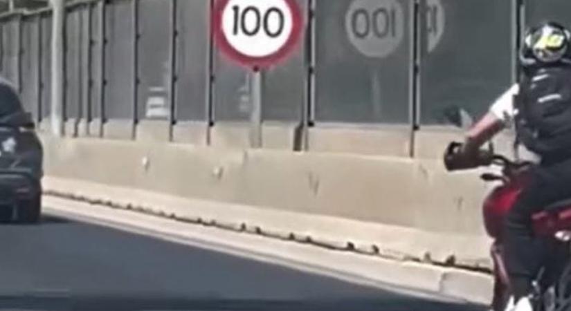 Biológiai fegyvert vetett be a motoros a kamerák ellen