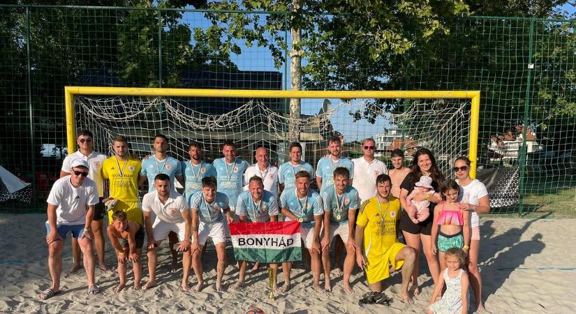 Az újabb címvédés a célja a Bonyhádnak a strandlabdarúgó-bajnokság döntőjében