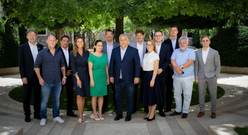 A keresztény közösségek és a polgári körök kapcsolatáról