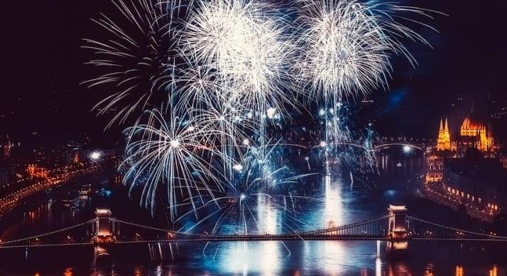 Lenyűgöző tűzijáték és drónshow vár Budapestre augusztus 20-án – Hol nézzük idén a tűzijátékot?