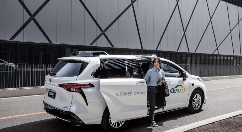 Európába jön a kínai robottaxi cég, a Pony AI