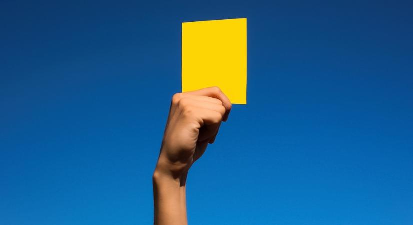 Sárga lapot kapott egy ukrán labdarúgó, mert oroszul beszélt