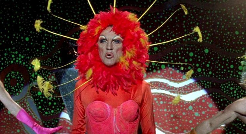 Elhunyt Terence Stamp, a Priscilla, a sivatag királynője sztárja