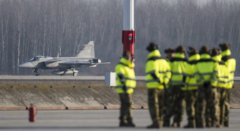 Fegyelmi eljárást indított a HM, miután betörtek a kecskeméti katonai repülőtérre
