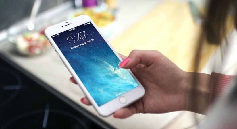 Fontos figyelmeztetést kaptak az iPhone-felhasználók: csúnyán ráfázhatsz, ha ezt elmulasztod