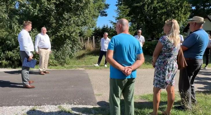 Összekötő út Hevesvezekényen 