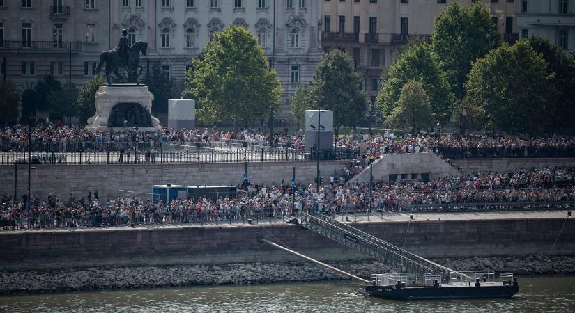 A legmagasabb kitüntetést, a Magyar Szent István Rendet Kapu Tibor és Farkas Bertalan kapta a Sándor-palotában