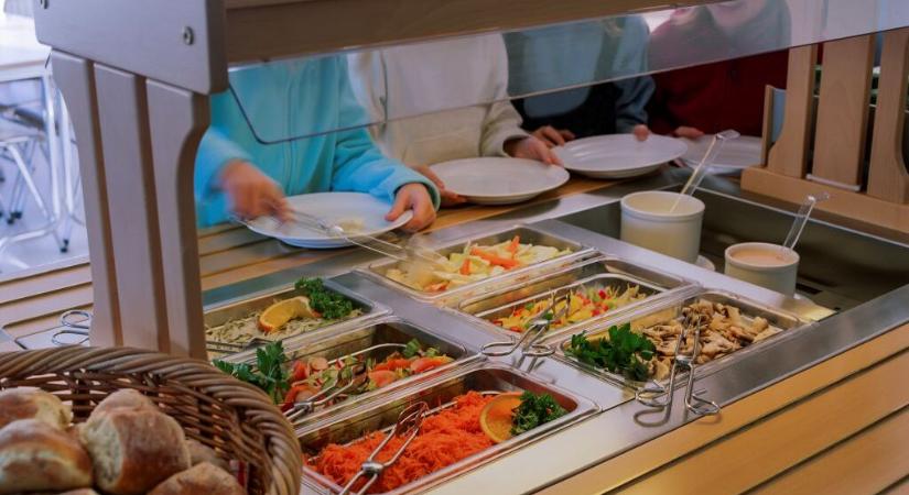 Óriási változás jön a iskolai menzáknál: a teljes hazai közétkeztetést megrengetheti ez a döntés