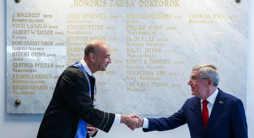 Thomas Bach a Testnevelési Egyetem díszdoktora lett