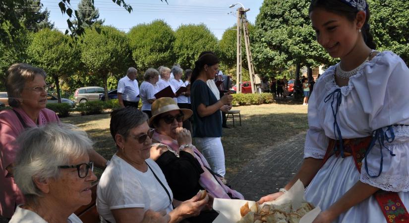 Sziklaszilárd alapok egyházi és állami tekintetben egyaránt. Zalakaros az államalapítóra emlékezett