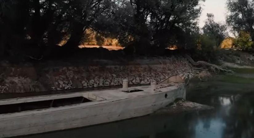 Rejtélyes hajóroncsok bukkantak elő a Dunából Mohácsnál (VIDEÓ)