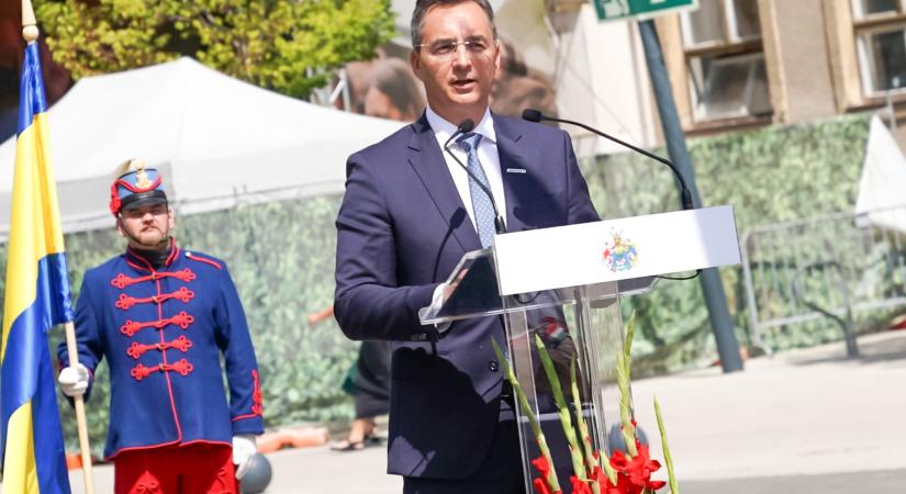 Papp László kívül maradna a birodalmakon