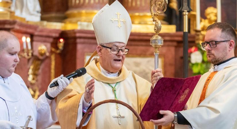 „Te hogyan élsz?” – Szent István példájára emlékeztetett Spányi Antal püspök