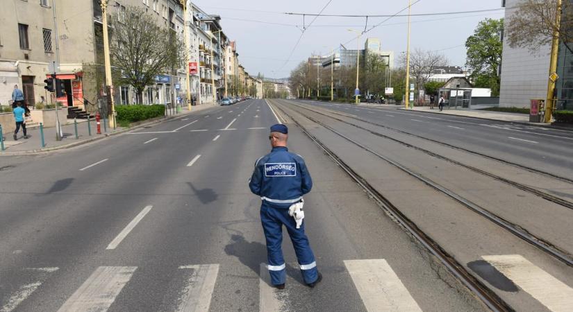 Újra járható az Alkotás utca a BAH-csomópontnál