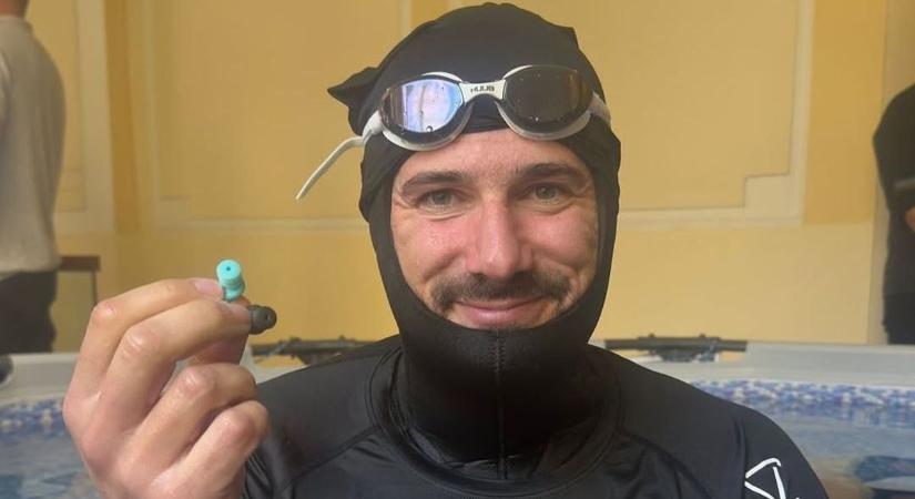 Ő az igazi Aquaman – egy búvár elképesztő rekordot döntött a víz alatt, mutatjuk, mennyi ideig tartotta vissza a lélegzetét