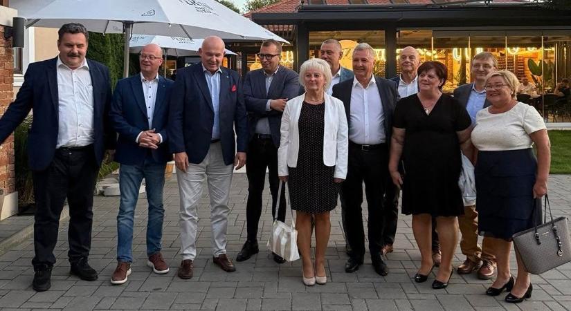 Aranylakodalom Szatmárnémetiben: lenyűgöző nyíregyháziak