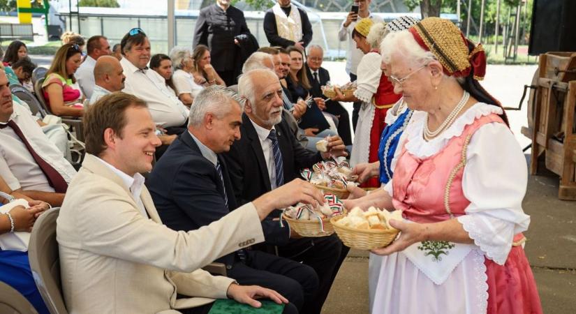 Meglepő dologra készült a lelkész a térség legnagyobb ünnepi rendezvényén – galériával, videóval