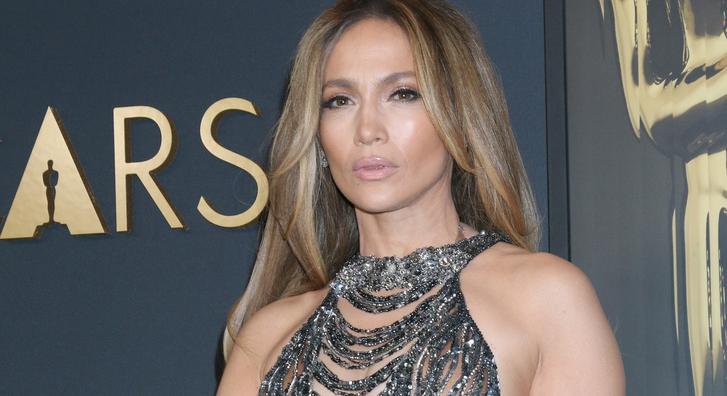 Egy magyar tervező ajándéka tűnik fel újra és újra Jennifer Lopez fotóin: Ez a szakmám legnagyobb elismerése