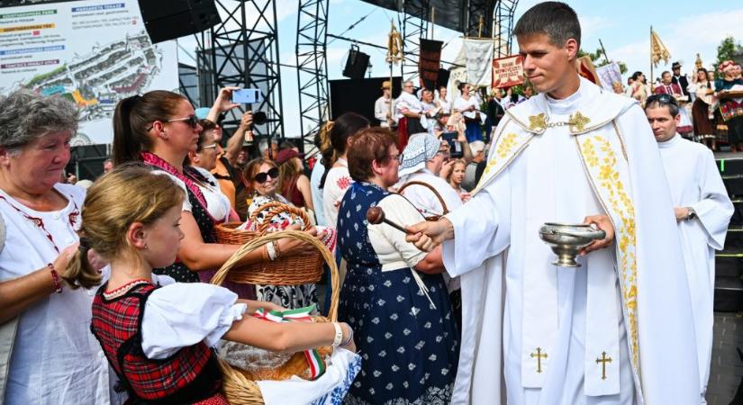 Azeri szőnyegektől a folk divaton át a mesélő ékszerekig – Ilyen volt az idei Mesterségek Ünnepe