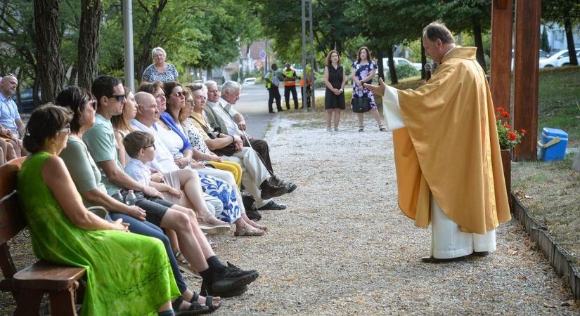 Szent István feladata az volt, hogy megmutassa, megbízik az Istenben - hangzott el Pálosvörösmarton
