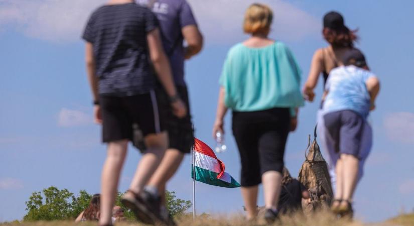 Aranyszőrű paripák és népi játékok: felejthetetlen nap az ópusztaszeri nemzeti történeti emlékparkban – fotók