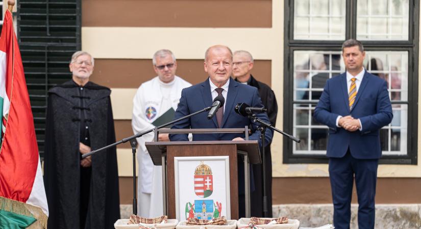 Simicskó István: Örüljünk annak, hogy Magyarország szabad és szuverén