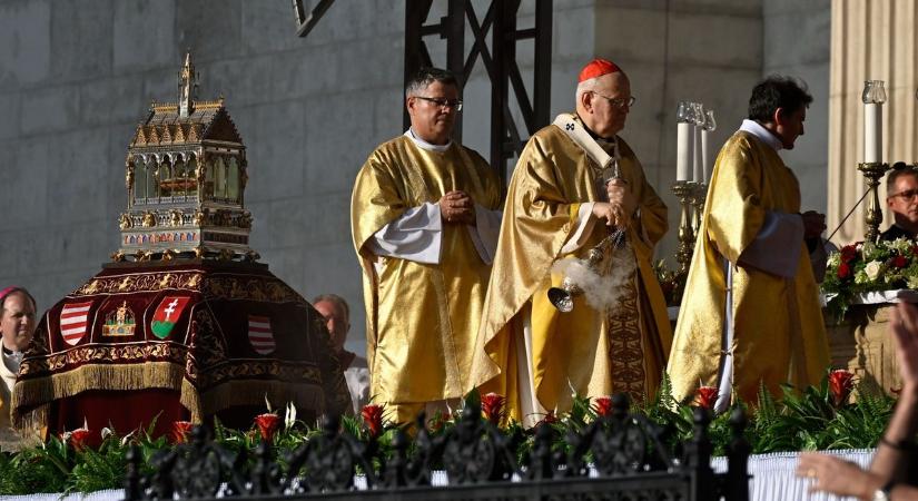 Augusztus 20. - A békét hirdette az ünnepi szentmise és a Szent Jobb-körmenet