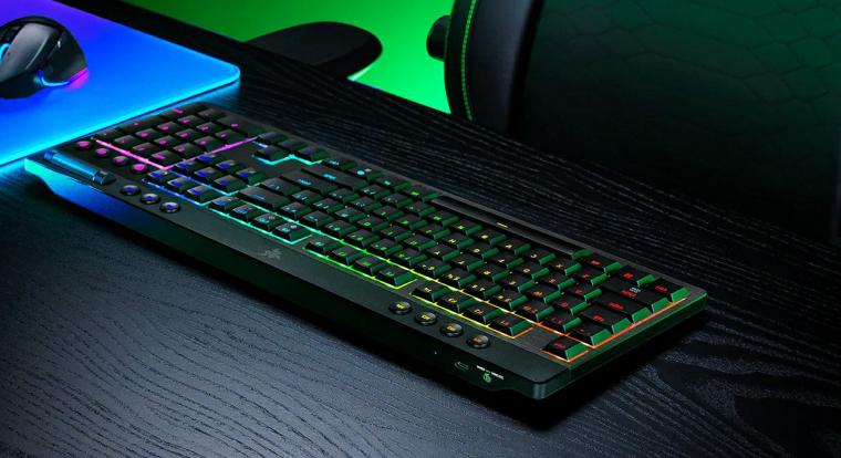 Lapos és elegáns gamer billentyűzetekkel támad a Razer