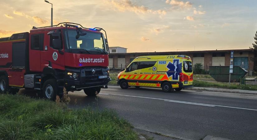 Tűz ütött ki Nyíregyházán! Tűzoltók és mentők is érkeztek a helyszínre! (fotók)