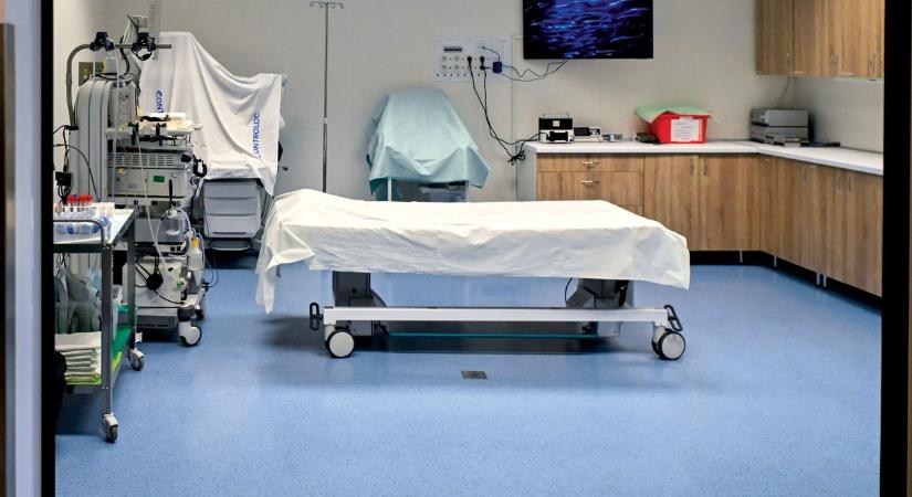 Kórházi botrány Ausztriában – egy idegsebész tizenkét éves lánya lékelte meg egy beteg koponyáját