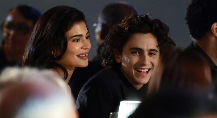 II. kerületi kávézóba ugrott be Kylie Jenner és Timothée Chalamet