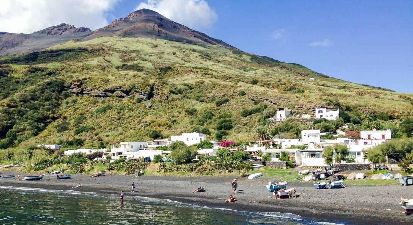 Vigyázzon mindenki: Elszabadult a pokol a kedvelt turistaparadicsomban