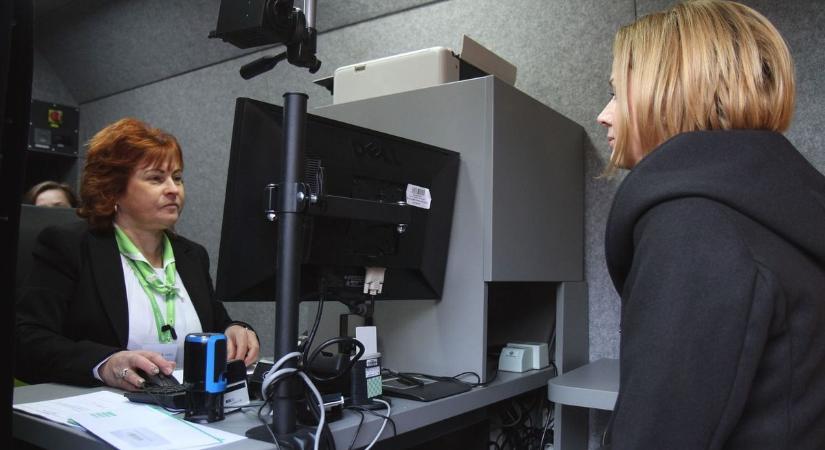 Jövőhéten hét megyei településre gördül be a kormányablakbusz