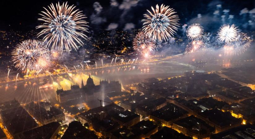 Tűzijáték Budapesten
