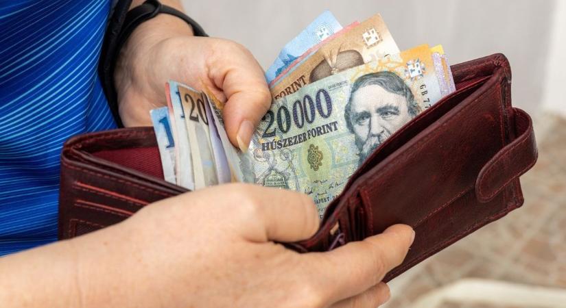 Ennyit visznek haza a hevesiek: nem mindegy, melyik ágazatban dolgozol
