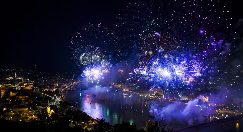 A mentők 160 embert láttak el az augusztus 20-i budapesti rendezvényeken