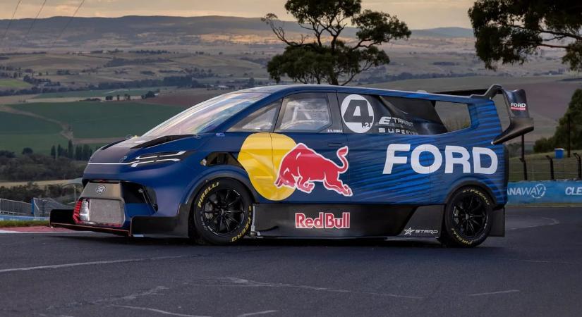 Kőkemény sportkocsikat alázott le a dobozos Ford a Nordschleifén – videó