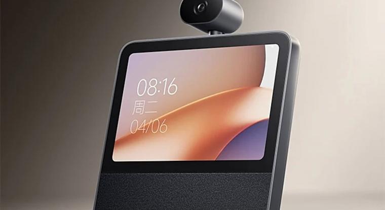 Xiaomi új okoskijelzője forgatható kamerával érkezik