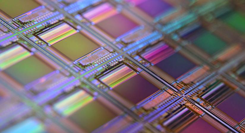 Az amerikai kormányzat állítólag 10%-os tulajdonrészt vásárolna az Intelben – A CHIPS Act támogatás terhére